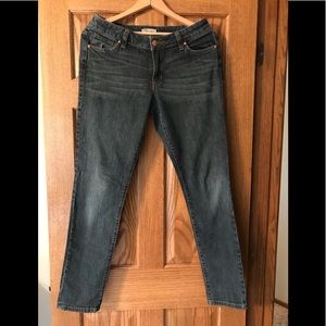 Cabi Jeans  Women’s Size 6.  Straight Leg #353 Stretch